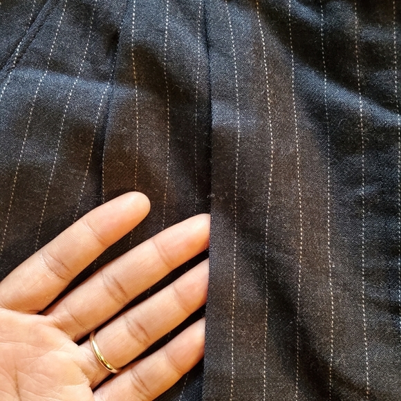 VINTAGE | 90s Pinstripe 100% Wool Wide Leg Dress Pants (Vintage Size 8) - Picture 3 of 7